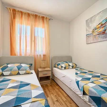 Mestrovic With Heated Swiming Pool- Near Split