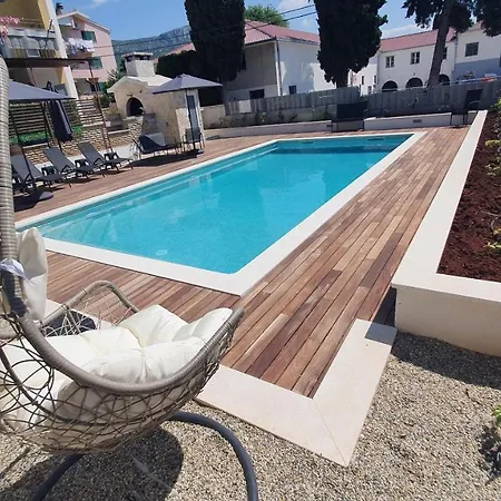 Apartment Mestrovic With Heated Swiming Pool- Near Split