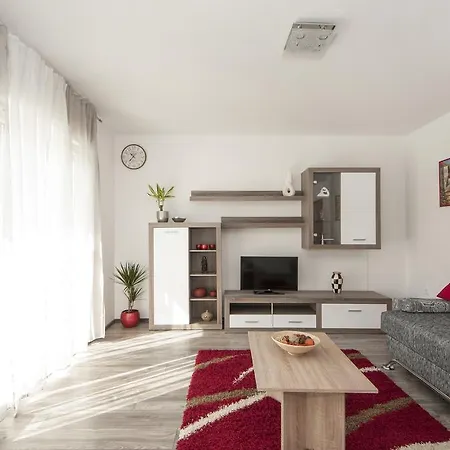 Mestrovic With Heated Swiming Pool- Near Split Apartment *
