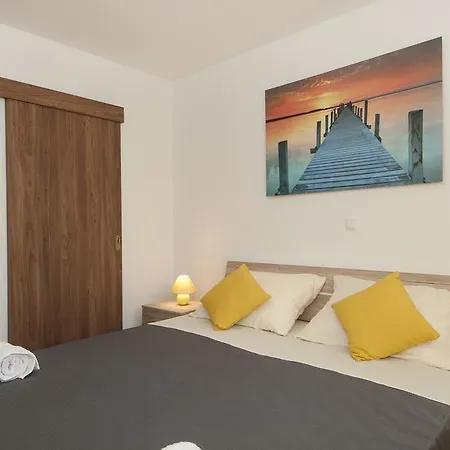 Apartment Mestrovic With Heated Swiming Pool- Near Split