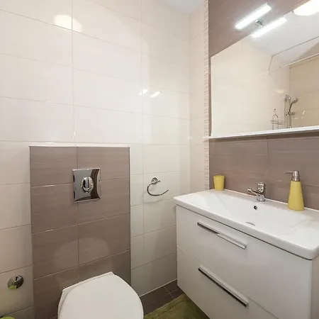 Mestrovic With Heated Swiming Pool- Near Split Apartment *