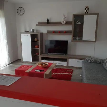 Apartment Mestrovic With Heated Swiming Pool- Near Split Kastela