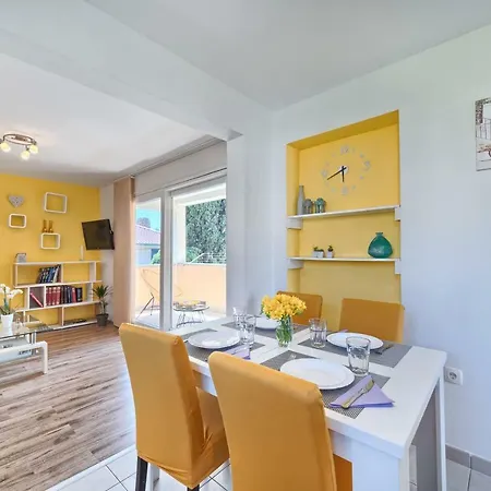 Apartment Mestrovic With Heated Swiming Pool- Near Split