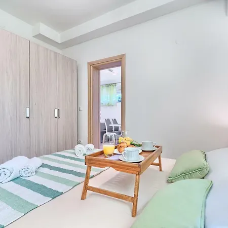 Mestrovic With Heated Swiming Pool- Near Split *