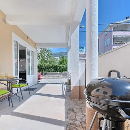 Mestrovic With Heated Swiming Pool- Near Split Kastela