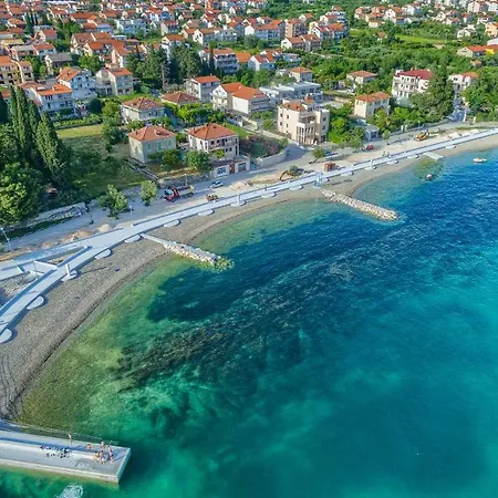 Mestrovic With Heated Swiming Pool- Near Split