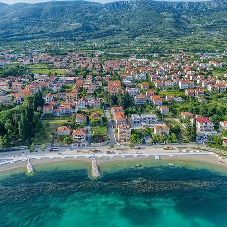 Apartment Mestrovic With Heated Swiming Pool- Near Split Kastela