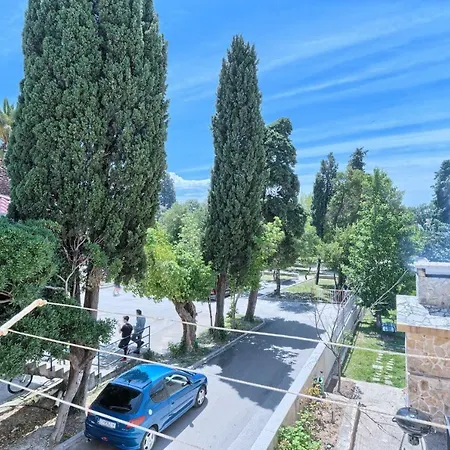 Apartment Mestrovic With Heated Swiming Pool- Near Split *