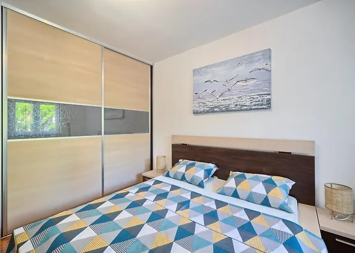 Mestrovic With Heated Swiming Pool- Near Split Apartmán *