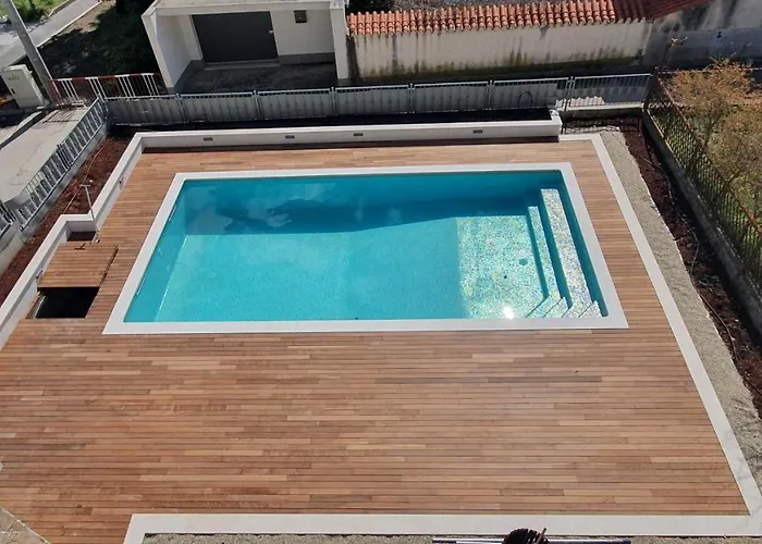 Mestrovic With Heated Swiming Pool- Near Split Apartmán