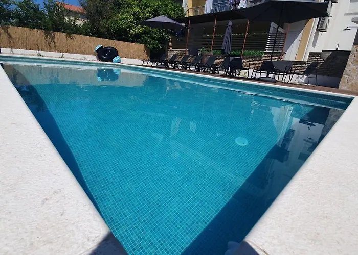 Mestrovic With Heated Swiming Pool- Near Split Kaštela