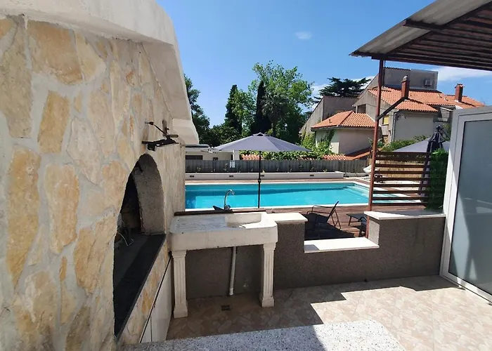 Mestrovic With Heated Swiming Pool- Near Split