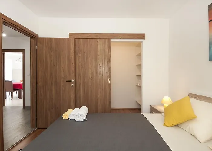Apartmán Mestrovic With Heated Swiming Pool- Near Split Kaštela