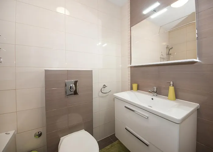 Mestrovic With Heated Swiming Pool- Near Split Apartmán *