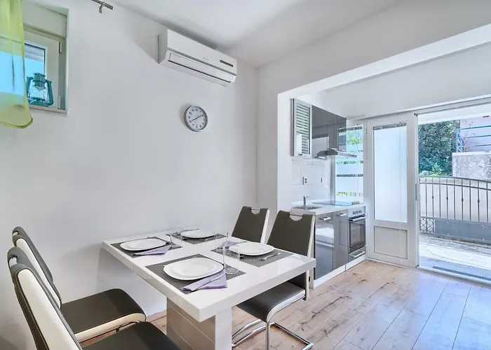 Apartmán Mestrovic With Heated Swiming Pool- Near Split