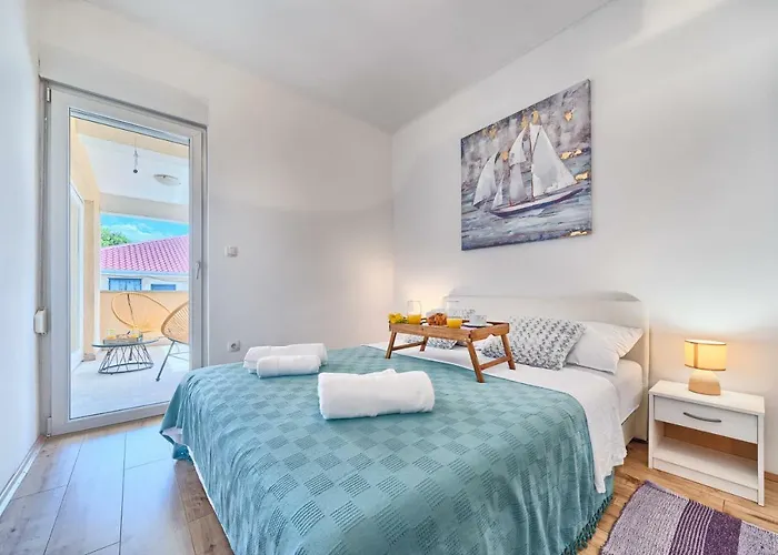 Apartmán Mestrovic With Heated Swiming Pool- Near Split Kaštela