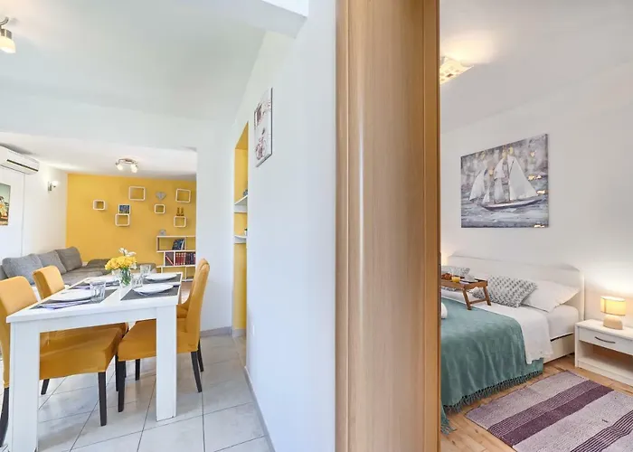 Mestrovic With Heated Swiming Pool- Near Split Apartmán *