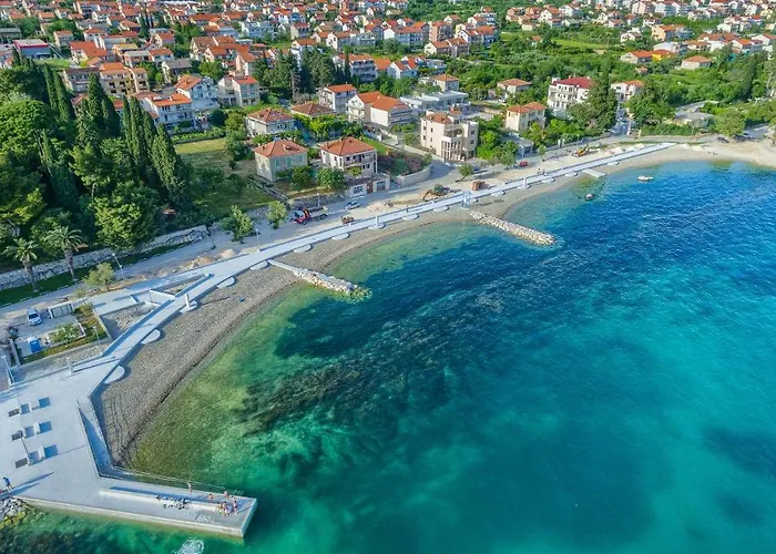 Mestrovic With Heated Swiming Pool- Near Split